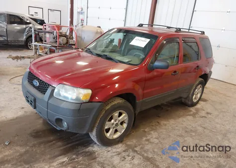 2006 Ford Escape Xlt z USA, uszkodzony, nr VIN 1FMYU03186KA68258
